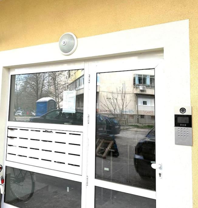 Green Park Apartment - Brand New Studio! Ruse Zewnętrze zdjęcie
